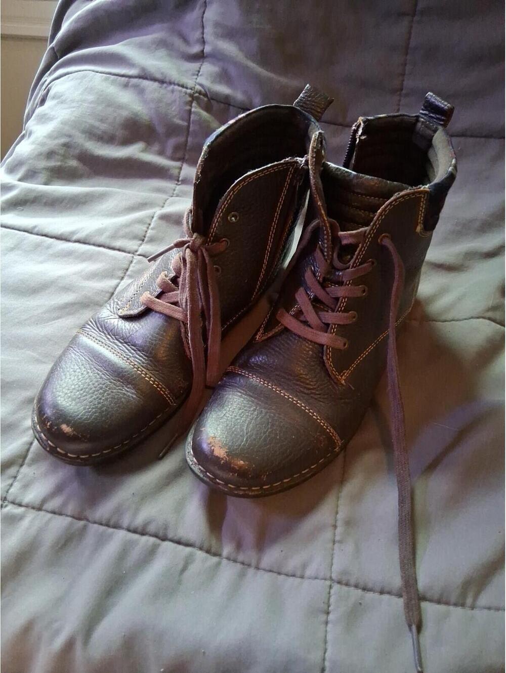 Clarks Women's Ankle boots Size 8 Lace And Zipper Y1